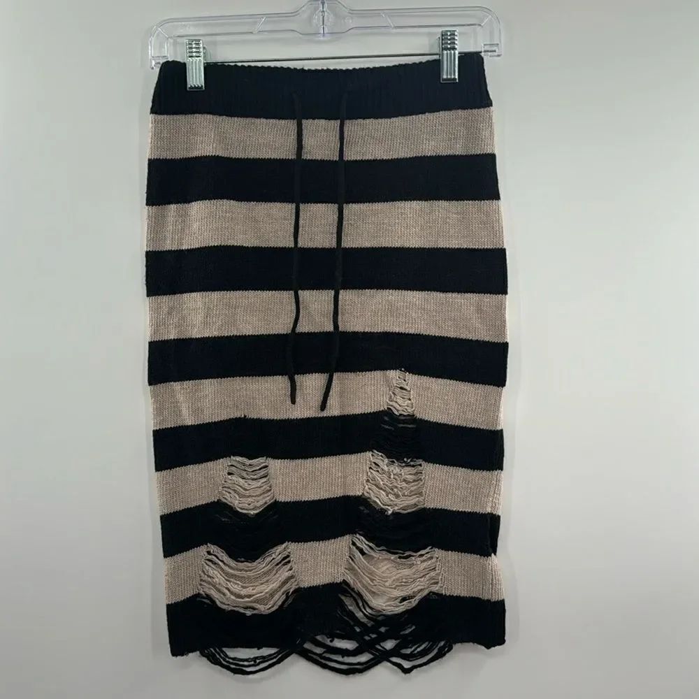 3For$20 Double Zero Black/Tan Ripped Style Sweater Skirt sizes L,M. NWOT